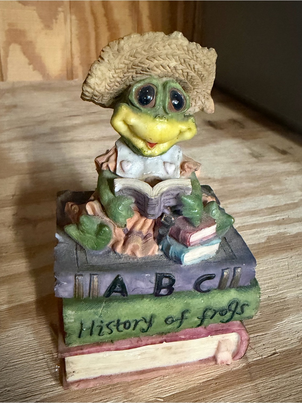 Vintage Frog trinket